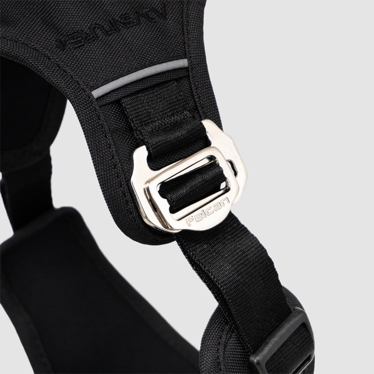 arnés-super-aventurero-negro