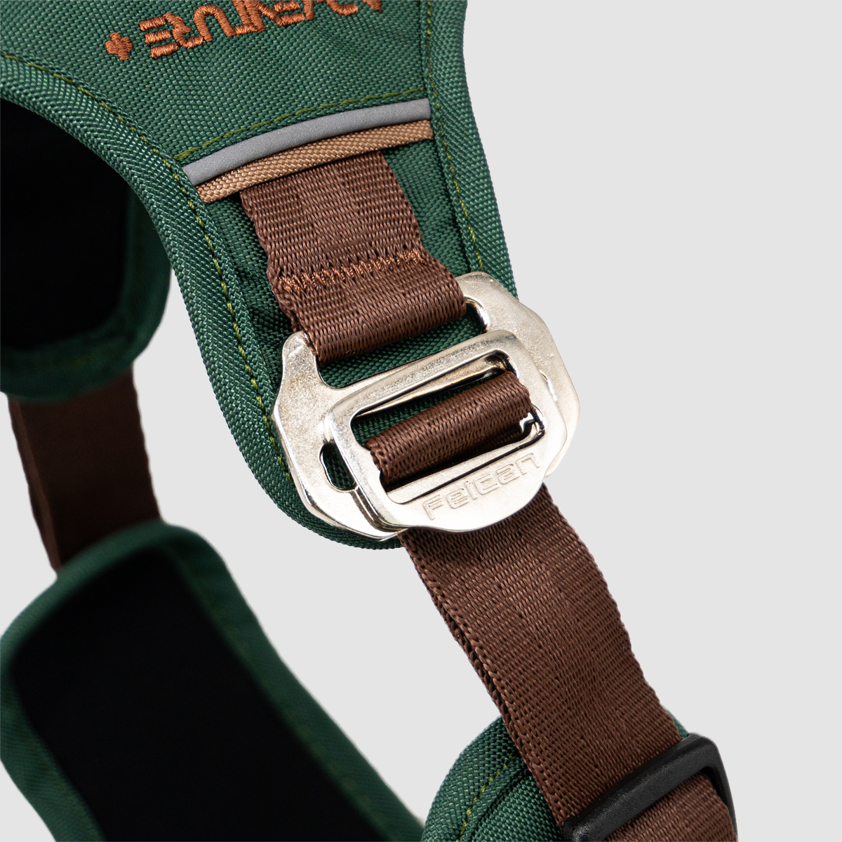 arnés-super-aventurero-verde-militar+café